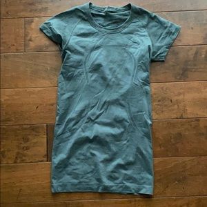Lululemon swiftly tech short sleeve